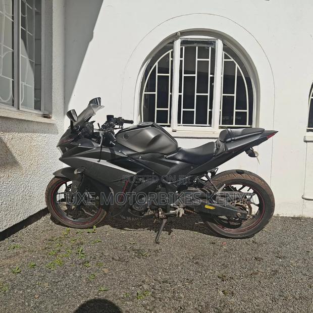 Yamaha R3 2016 - thumbnail 4