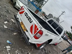 Isuzu D-MAX 2005 White
