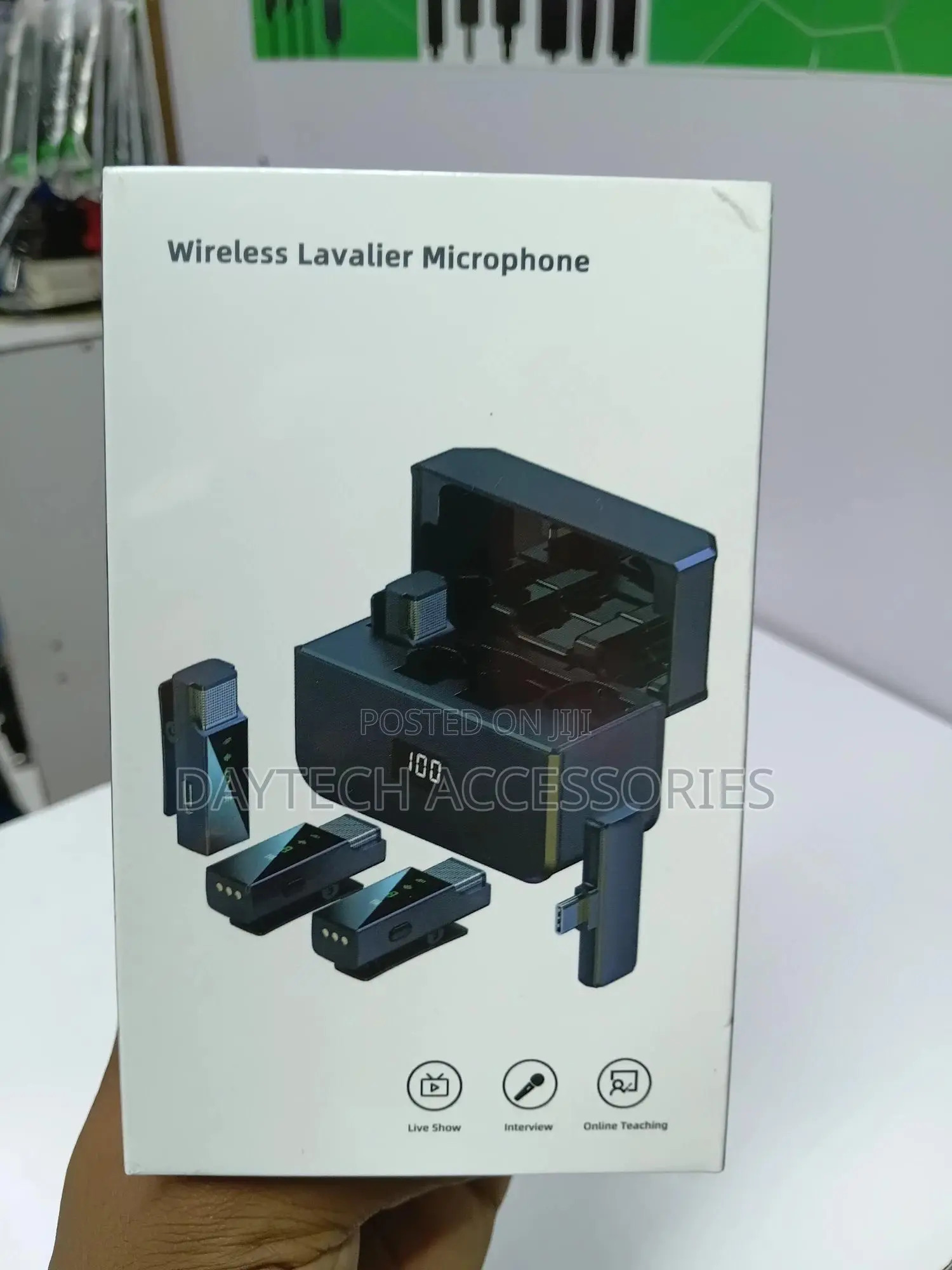 This Is a 4-in-1 Wireless Lavalier Microphone System Withcharging Case