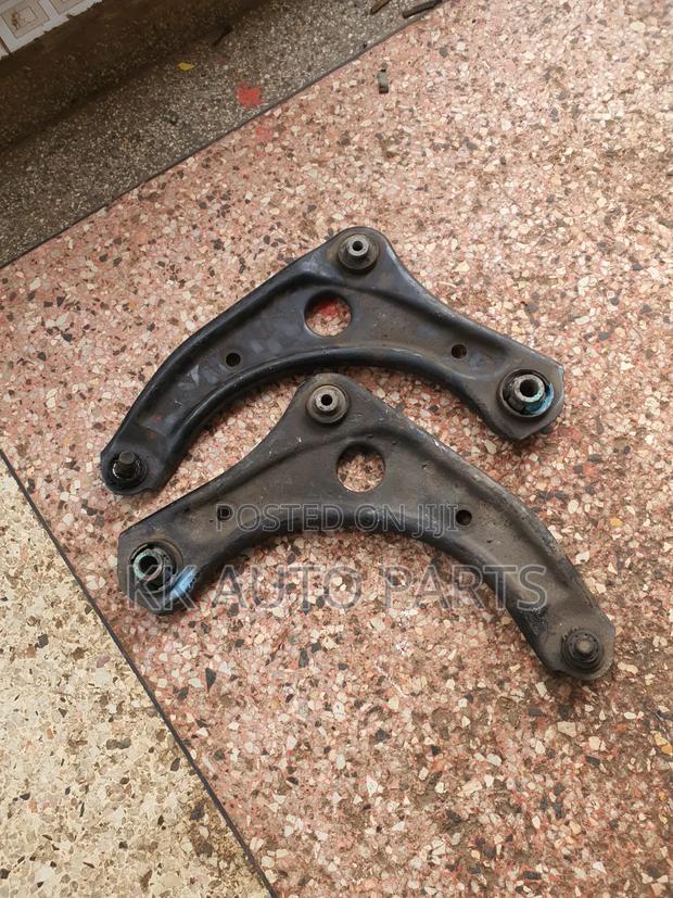 Nisan Note Control Arm
