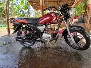 Yamaha Crux 2017 Red
