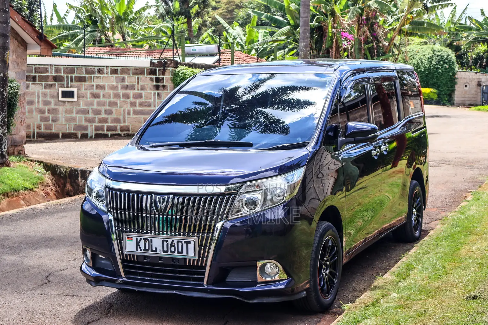 Toyota Esquire 2015 Black