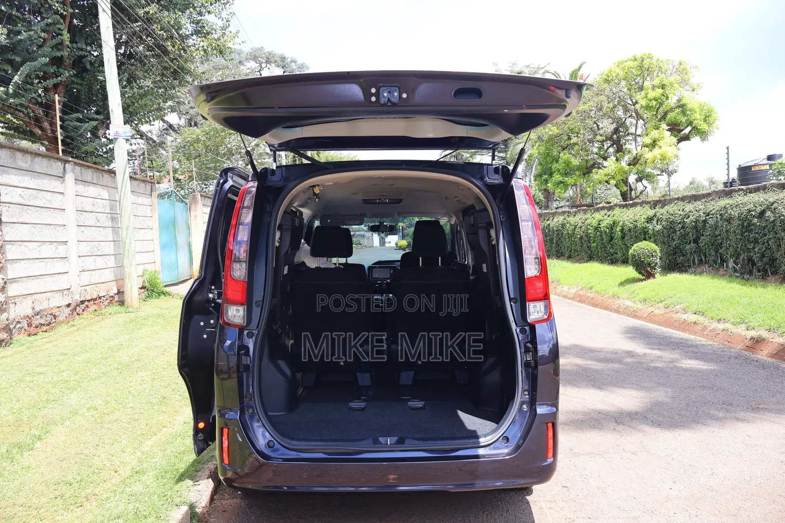 Toyota Esquire 2015 Black