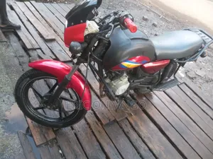Bajaj Boxer 150 UG 2021 Red