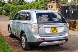 Mitsubishi Outlander 2014 Silver