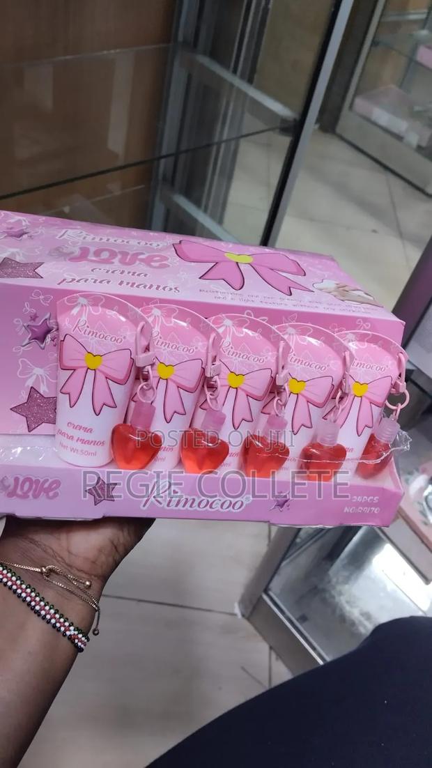 Lipgloss That Keep Your Lips Shinning - thumbnail 2