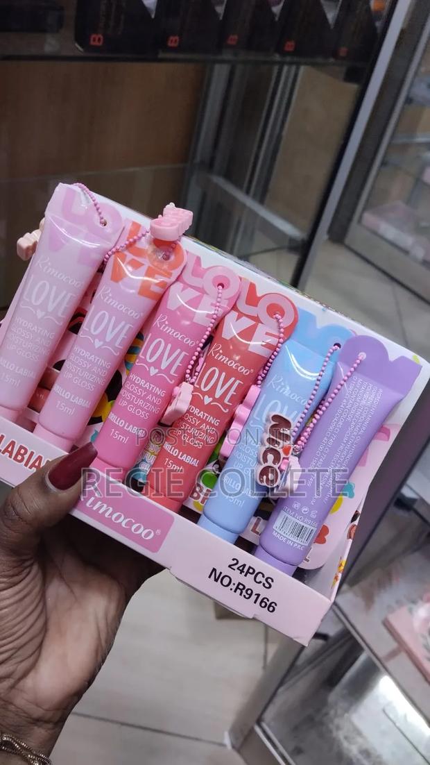 Lipgloss That Keep Your Lips Shinning - thumbnail 4