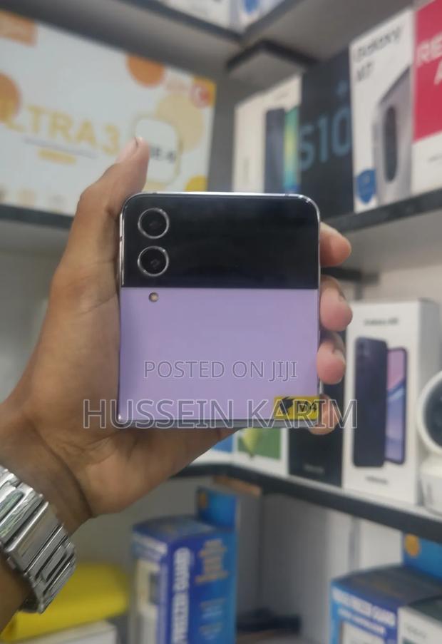 Samsung Galaxy Z Flip4 128 GB Purple