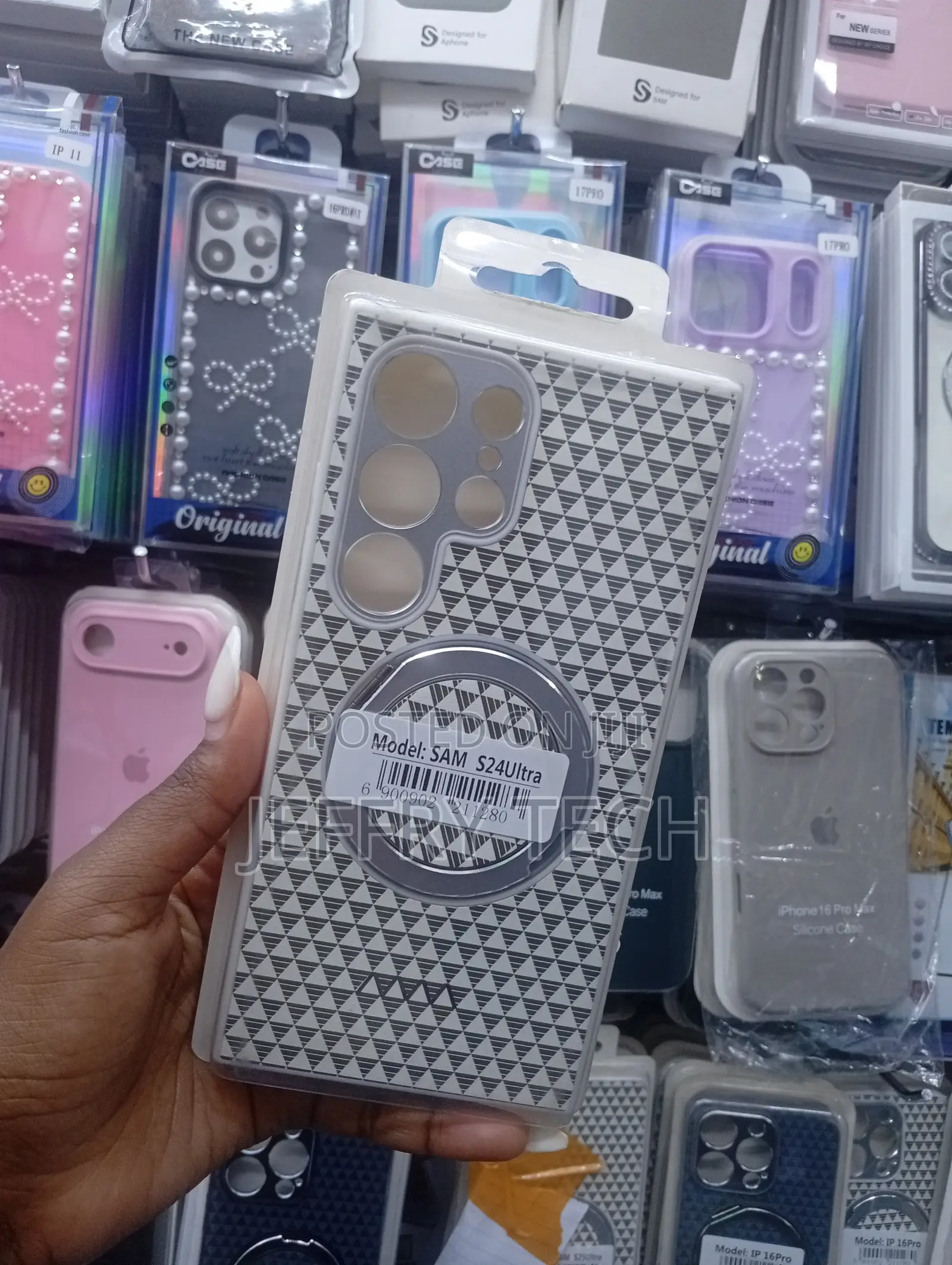 Samsung Galaxy S24 Ultra, a Built-in Ring Holder Case