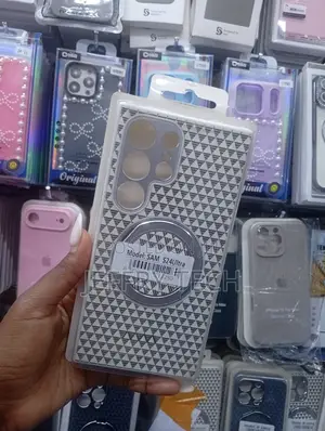 Samsung Galaxy S24 Ultra, a Built-in Ring Holder Case