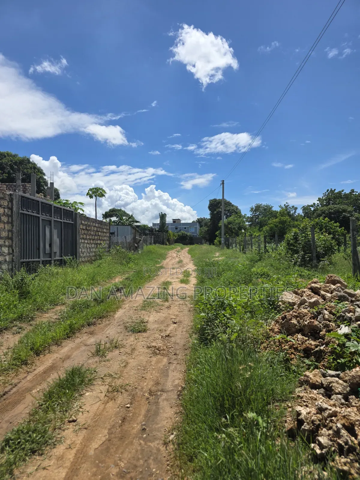 50 by 100 Plot Mtwapa Kizingitini for Sale Fully Fenced With Perimeter