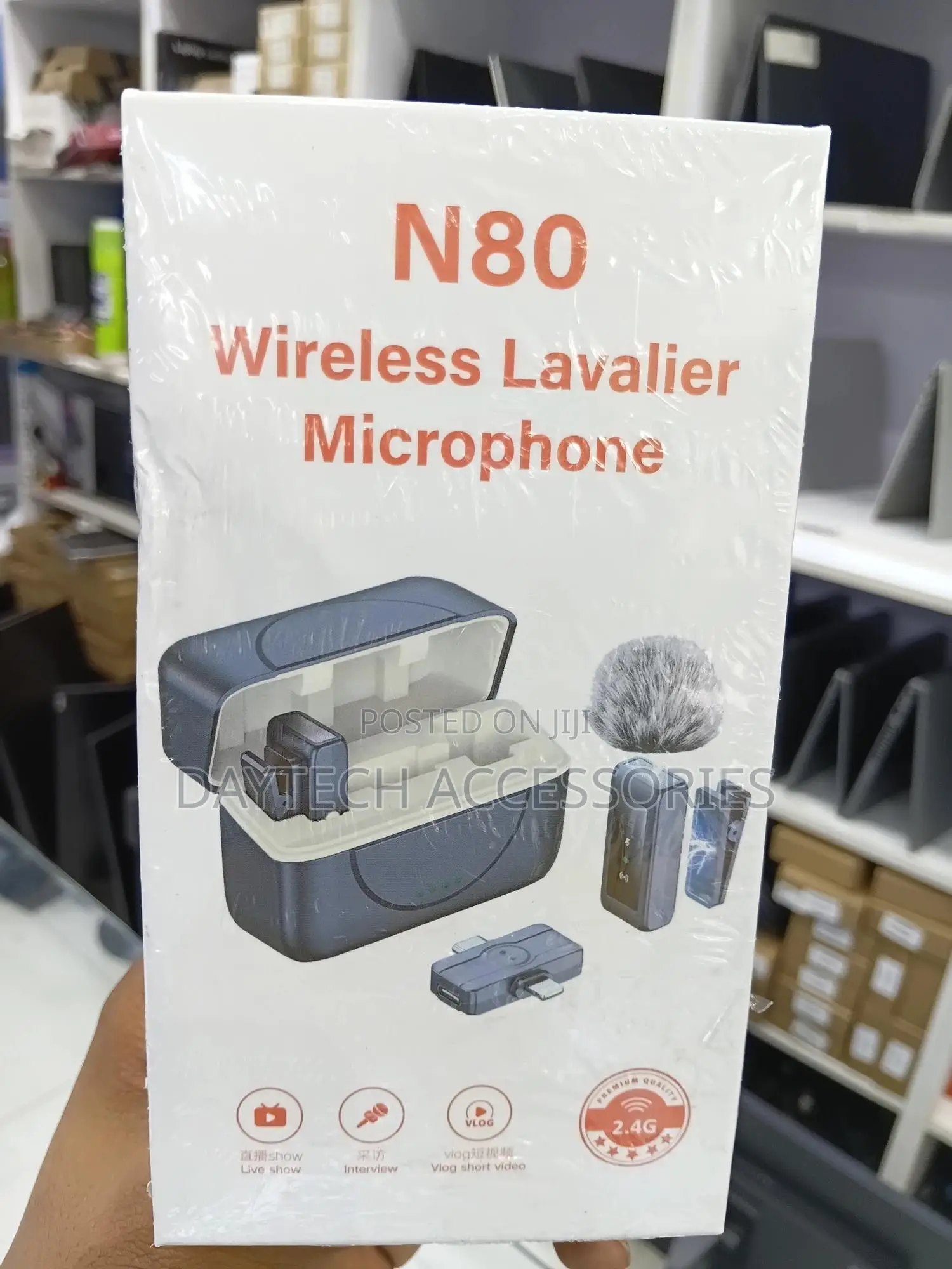 N80 Wireless Lavalier Microphone Set With a Digital Display - Blackl