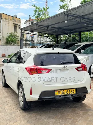 Toyota Auris 2013 White