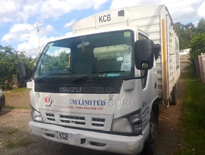 Isuzu Nqr.