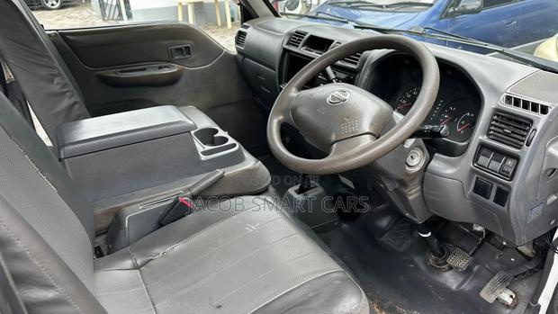 Mazda Bongo 2015 White - thumbnail 6