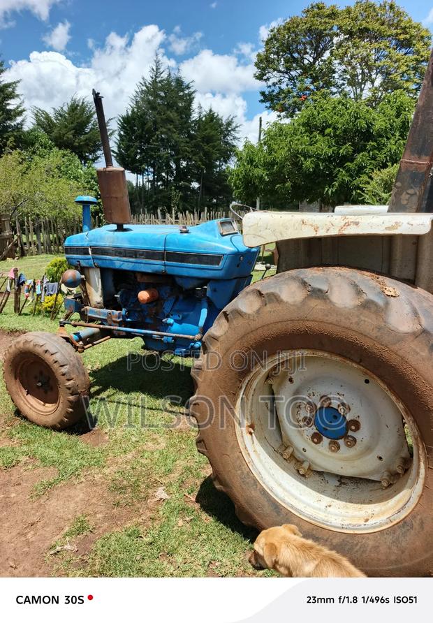Tractor Ford 3910 - thumbnail 5