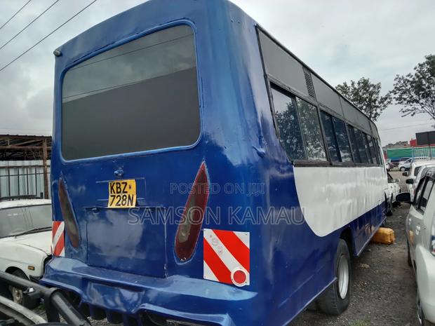 Isuzu NQR 2000 White