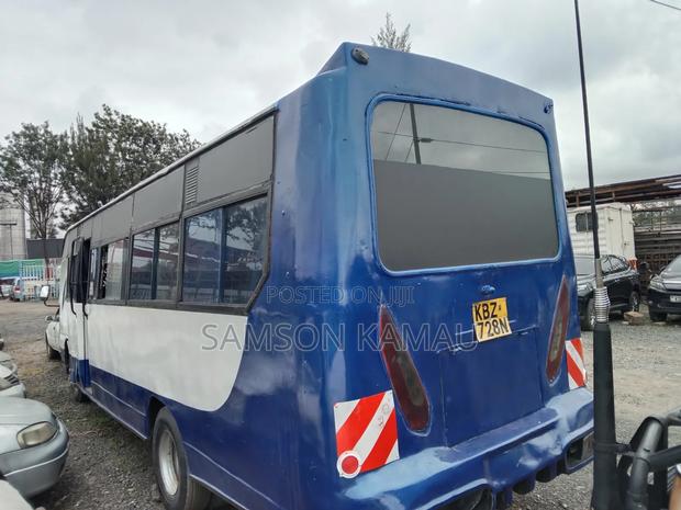 Isuzu NQR 2000 White - thumbnail 2