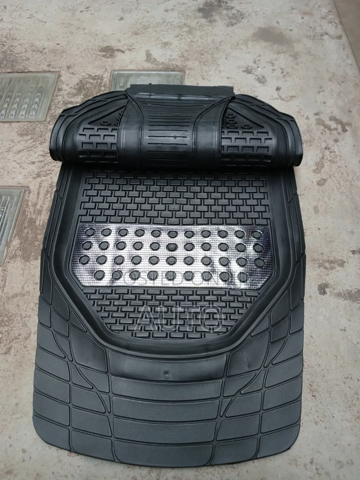 Universal Black Silver Floor Mats – Stylish Car Interior Mats Set
