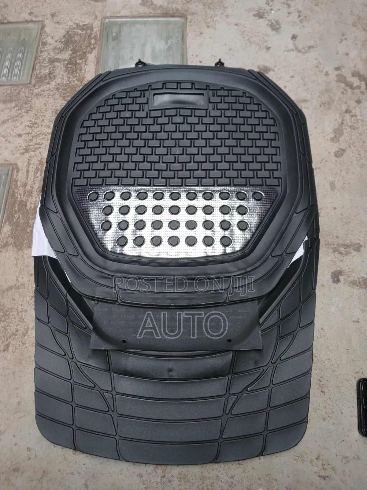 Universal Black Silver Car Floor Mats – Luxury Interior Protection