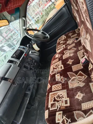 Toyota HiAce 2014 Green