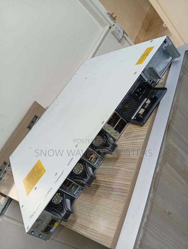 Cisco Catalyst 9300l-48p-E- 48 Port Poe+ 4x1g Network Essentials - thumbnail 2