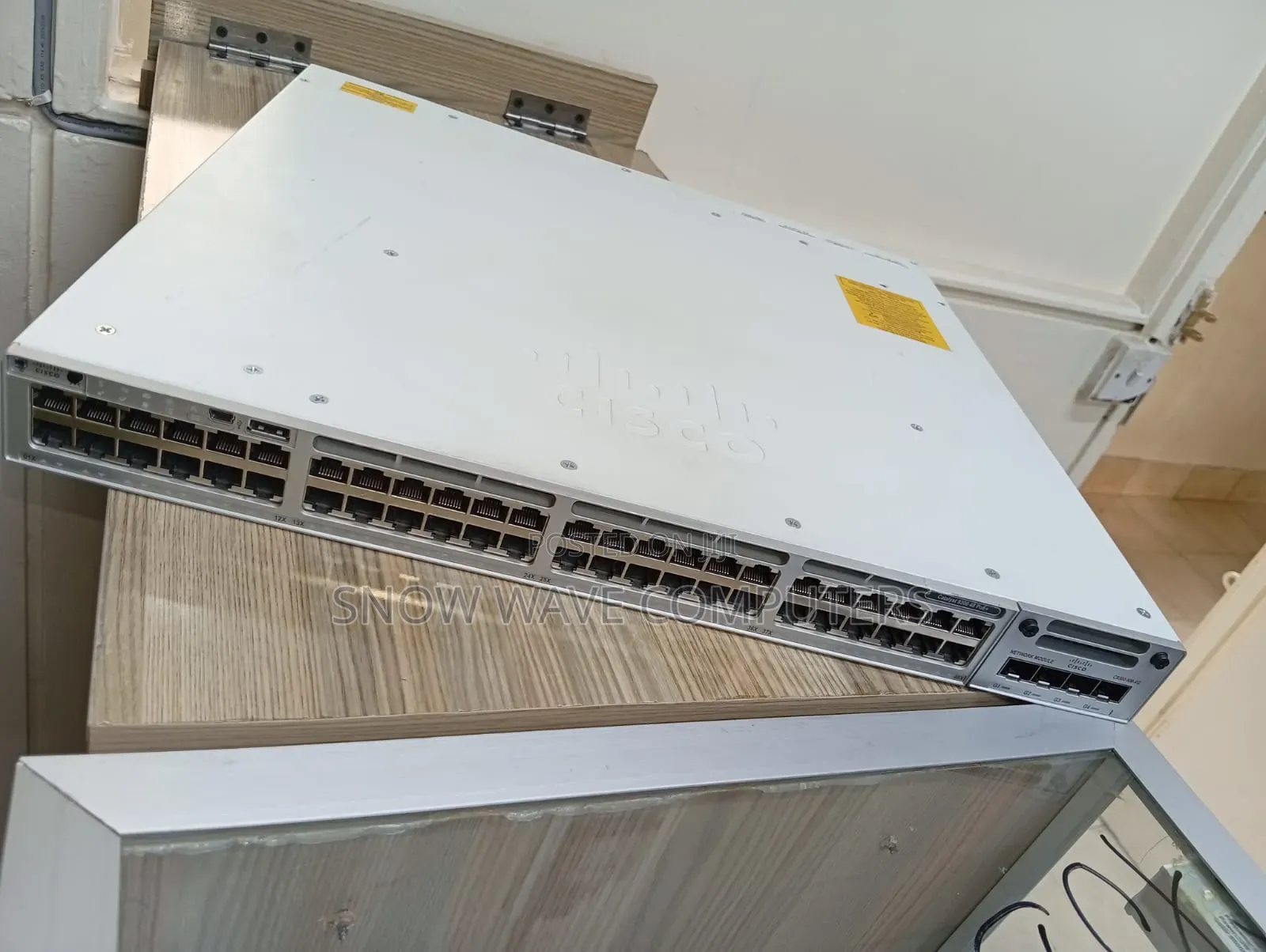 Cisco Catalyst 9300l-48p-E- 48 Port Poe+ 4x1g Network Essentials