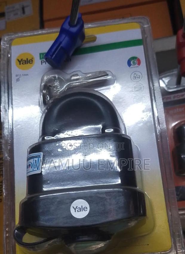 Yale Weatherproof Padlock, Y220 Series. - thumbnail 2