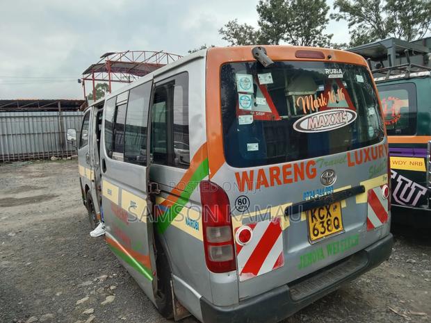 Toyota HiAce 2014 Silver - thumbnail 3