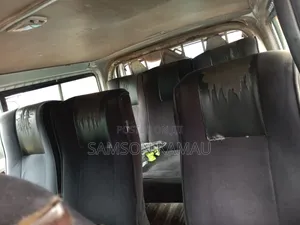 Toyota HiAce 2014 Silver