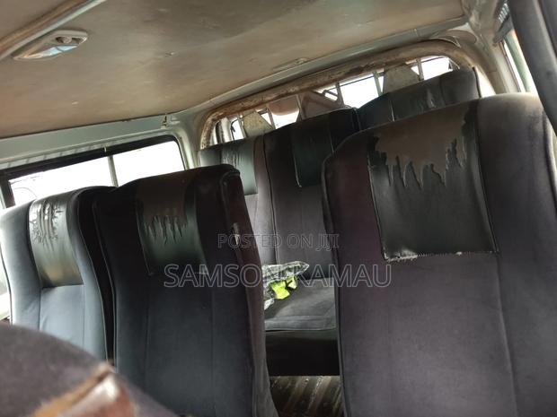 Toyota HiAce 2014 Silver - thumbnail 4