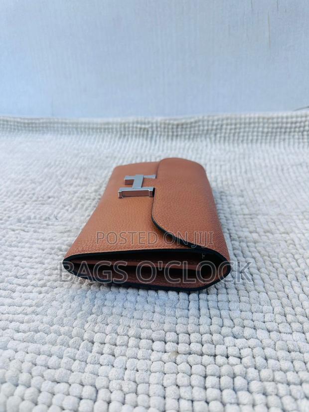 Authentic Hermès Constance Wallet to Go - Gold With Palladium Hardware - thumbnail 3