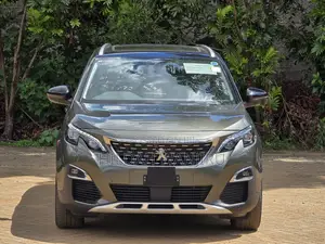Peugeot 5008 2019 Green