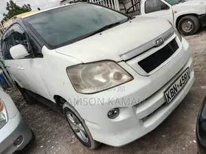 Toyota Noah 2004 White