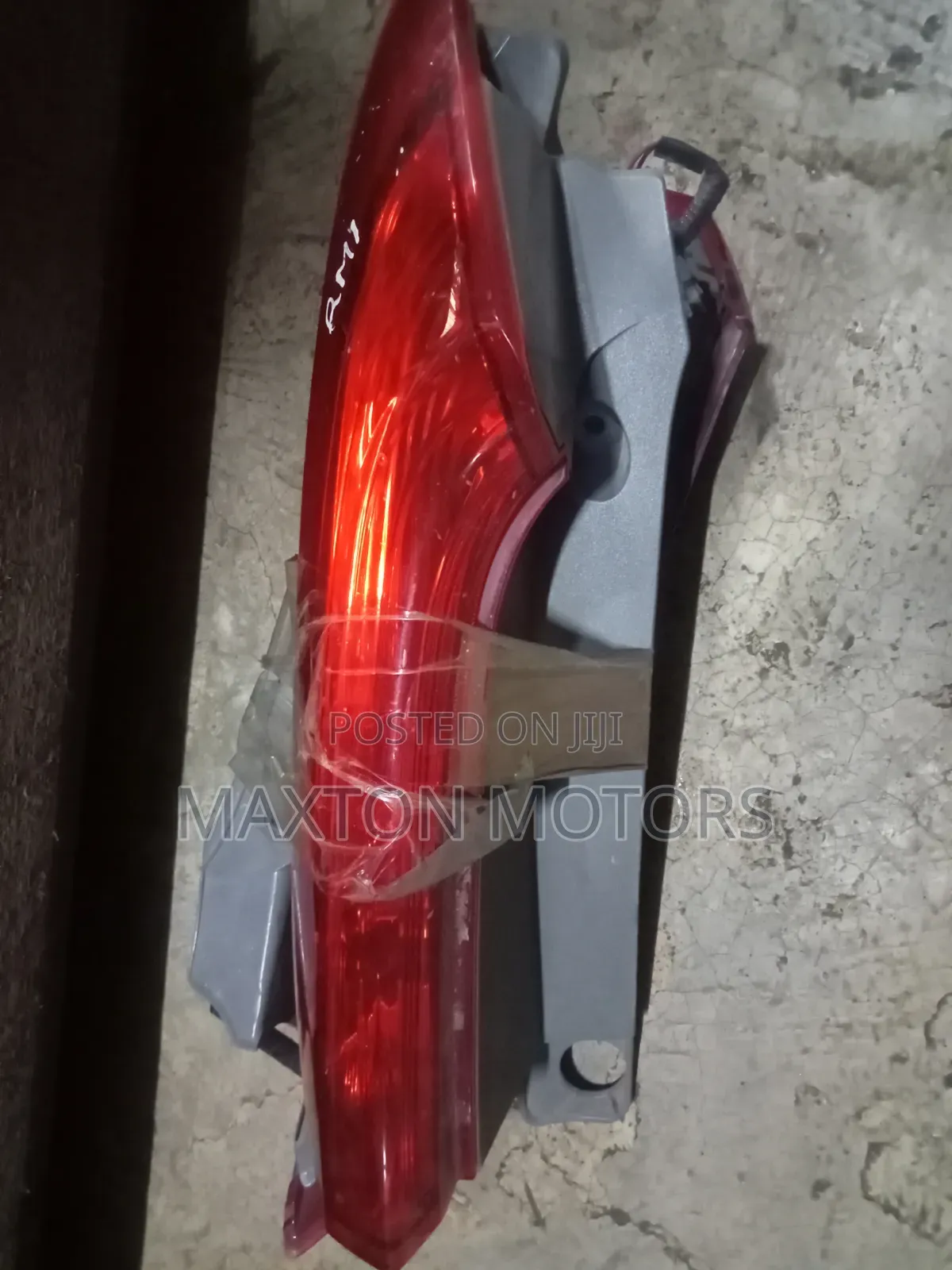 Upper Taillight Finisher Rm1
