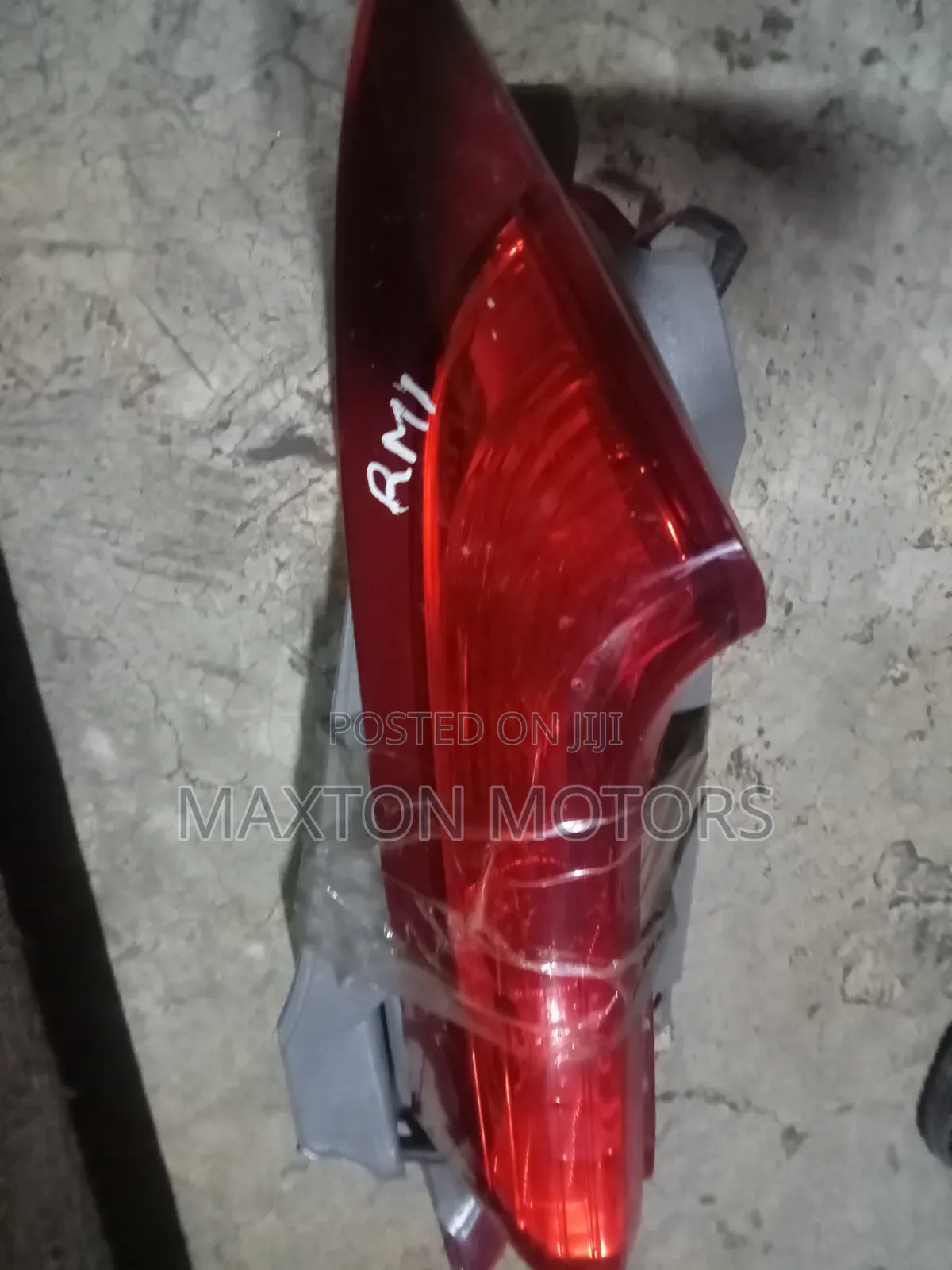 Upper Taillight Finisher Rm1