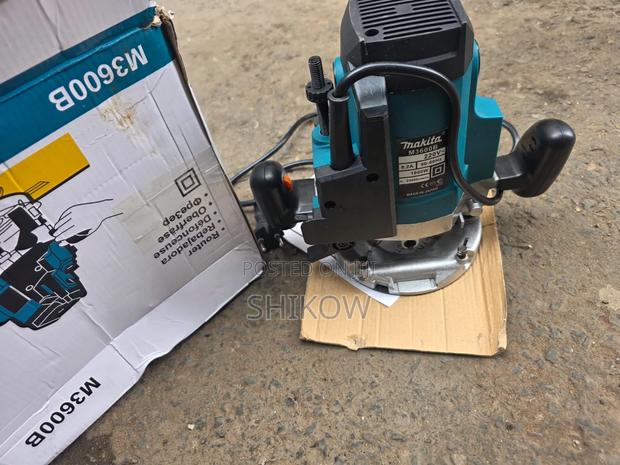 Makita Heavy Duty Wood Router