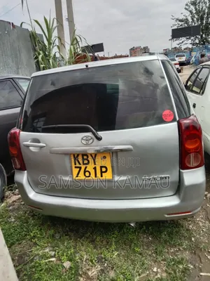 Toyota Raum 2006 Silver