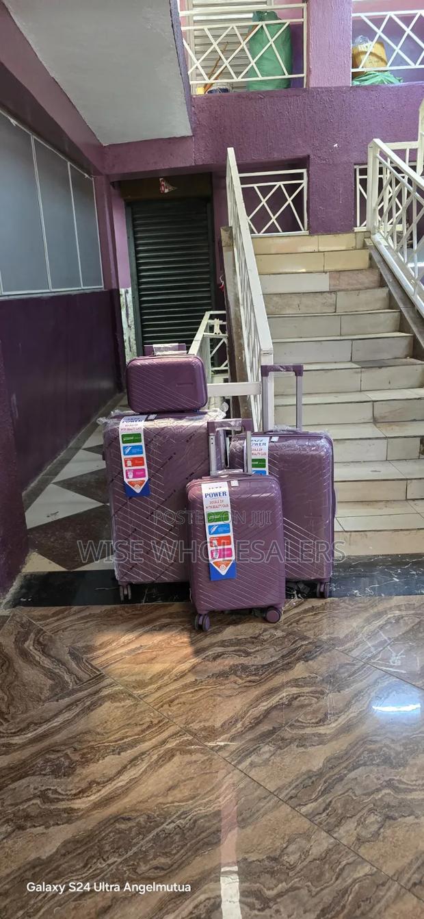 *4 in 1 Luxurious Unbreakable Suitcase - thumbnail 2