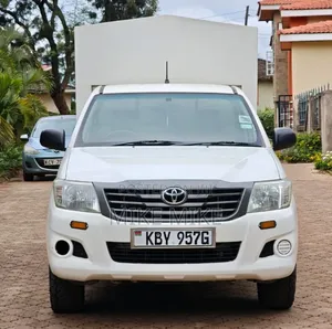 Toyota Hilux 2013 White