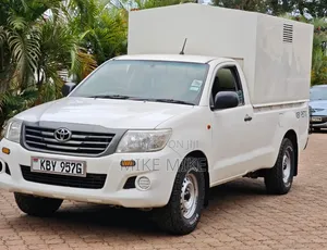Toyota Hilux 2013 White