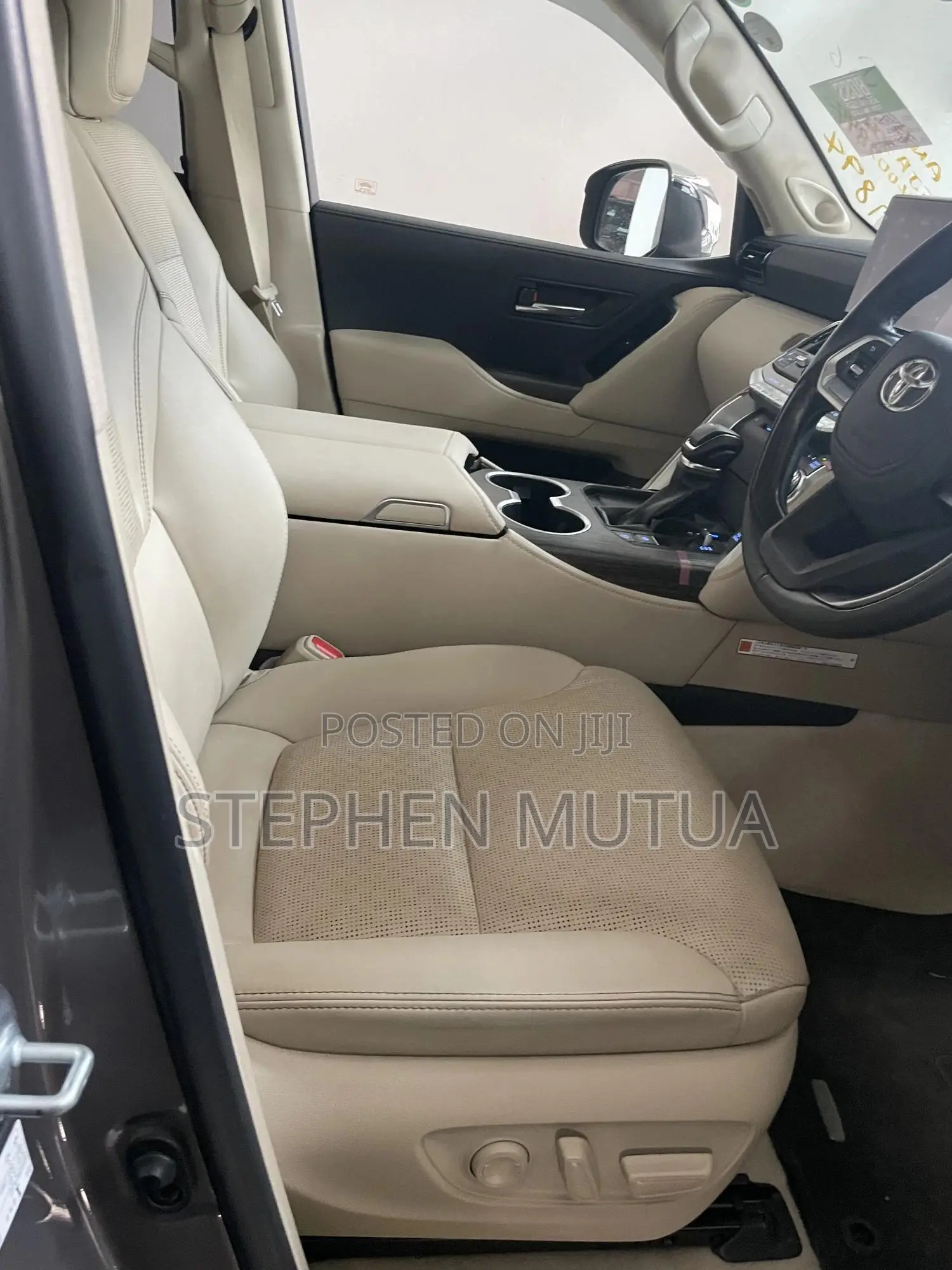 Toyota Land Cruiser LC300 2022 Gray