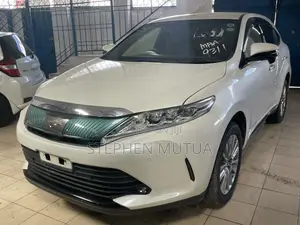 Toyota Harrier 2.0 2019 White