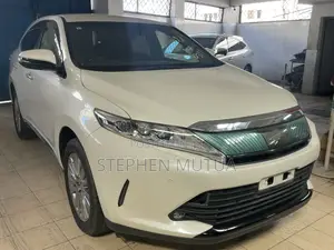 Toyota Harrier 2.0 2019 White
