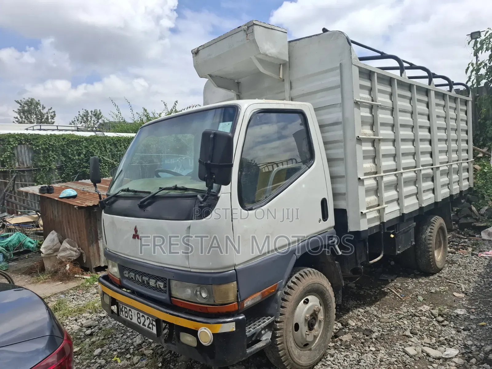 Mitsubishi Canter 2004 White