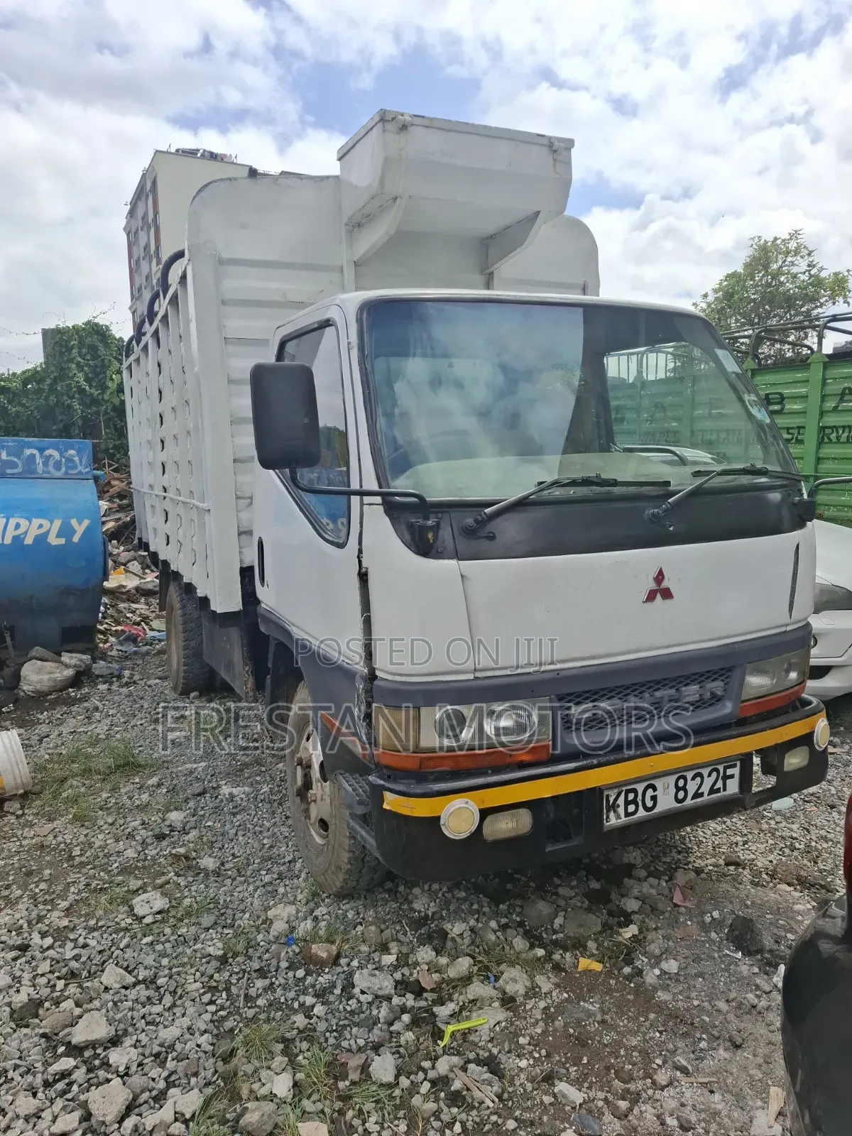 Mitsubishi Canter 2004 White