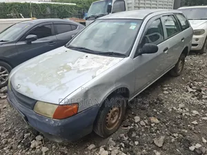 Nissan Advan 2002 Silver
