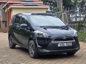 Toyota Sienta 2017 Black