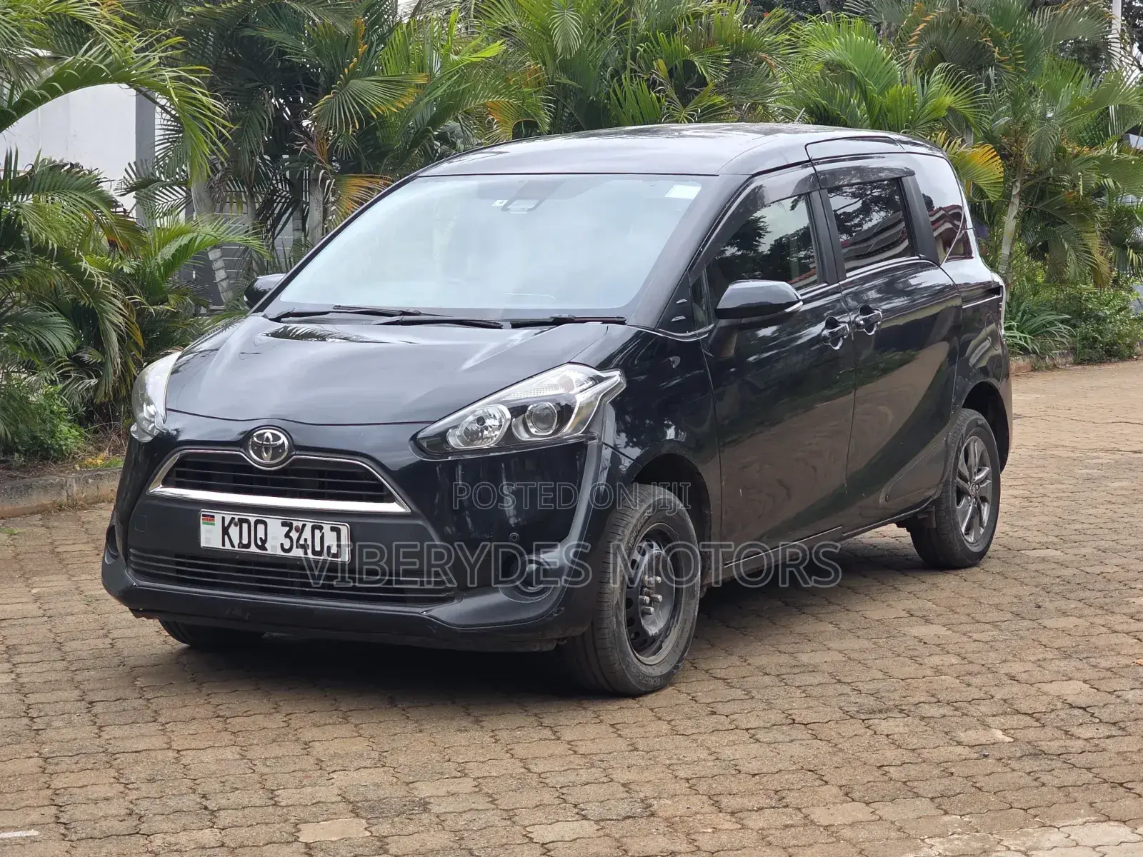 Toyota Sienta 2017 Black