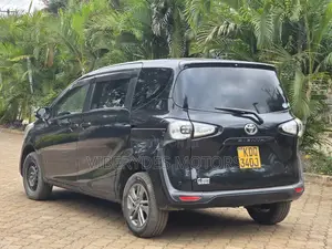 Toyota Sienta 2017 Black